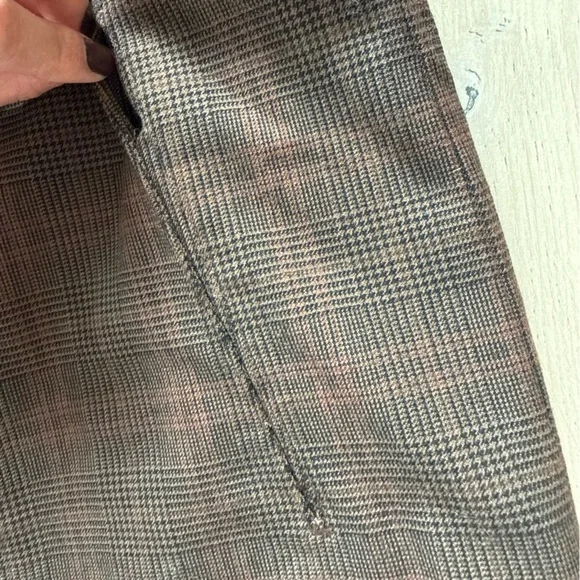 Aritzia Babaton Power Blazer in Brown Plaid Women’s Size 10 - Picture 7 of 13